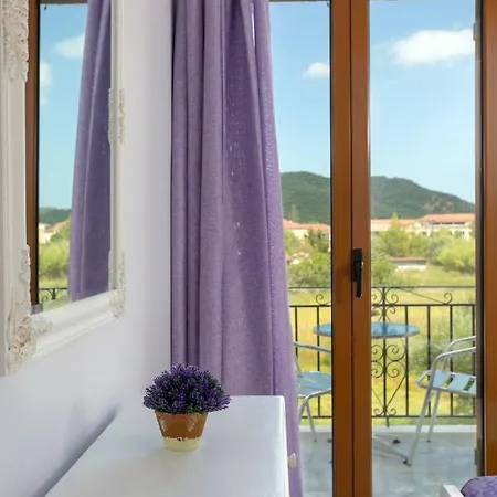 Elena Hara * Alykanas (Zakynthos)