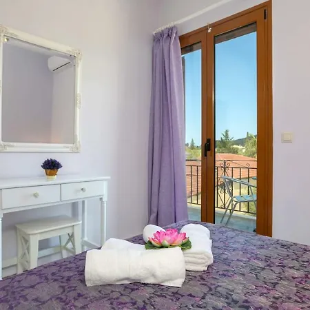 Elena Hara Apartment *